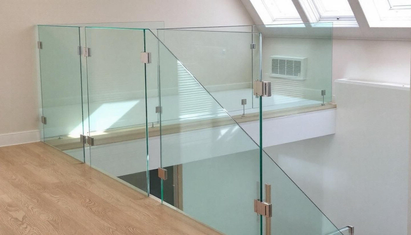 Maximiser l'espace : comment le plexiglas réinvente les mezzanines ?